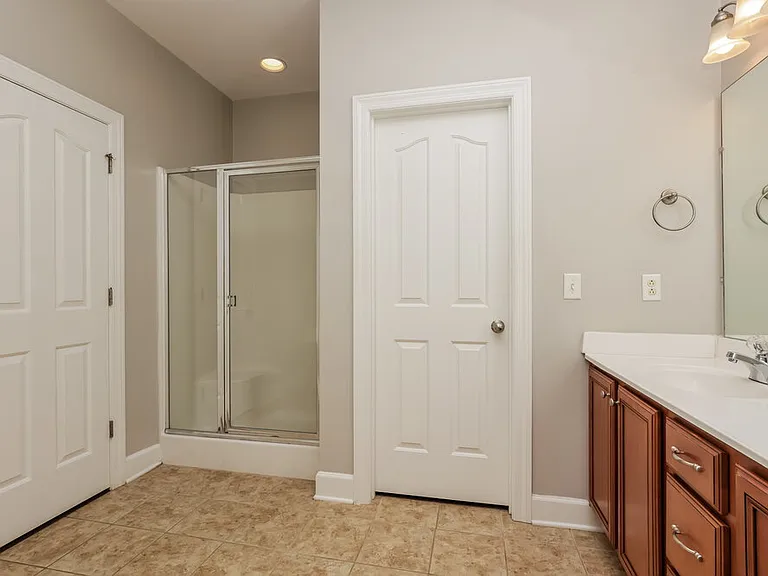 1811 Potters Ct — Photo 12
