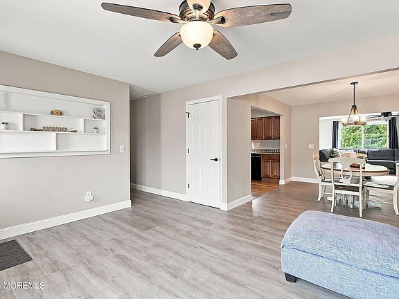 5th image of 61 Sea Breeze Road