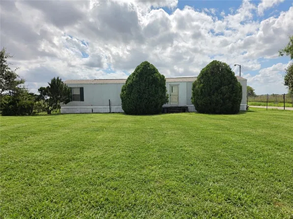 5473 Warbonnet Dr, Robstown, TX 78380