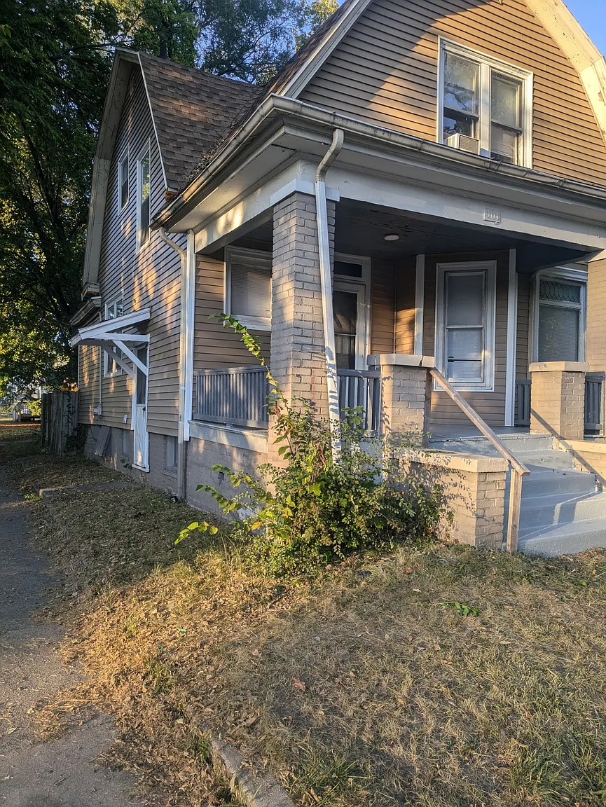 901 E Arcadia Ave photo 1