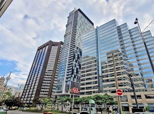 426 University Ave #2803, Toronto, ON M5G 1S9