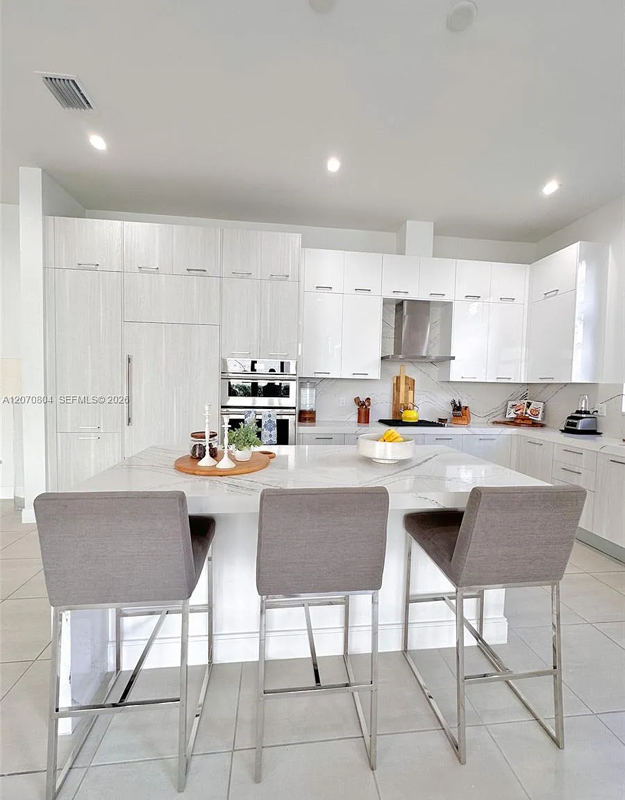 Downtown Doral South Phas — Photo 3