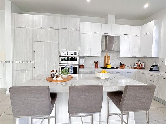 3rd image of 8286 NW 51st Ter