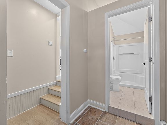 5th image of 569 Congress St