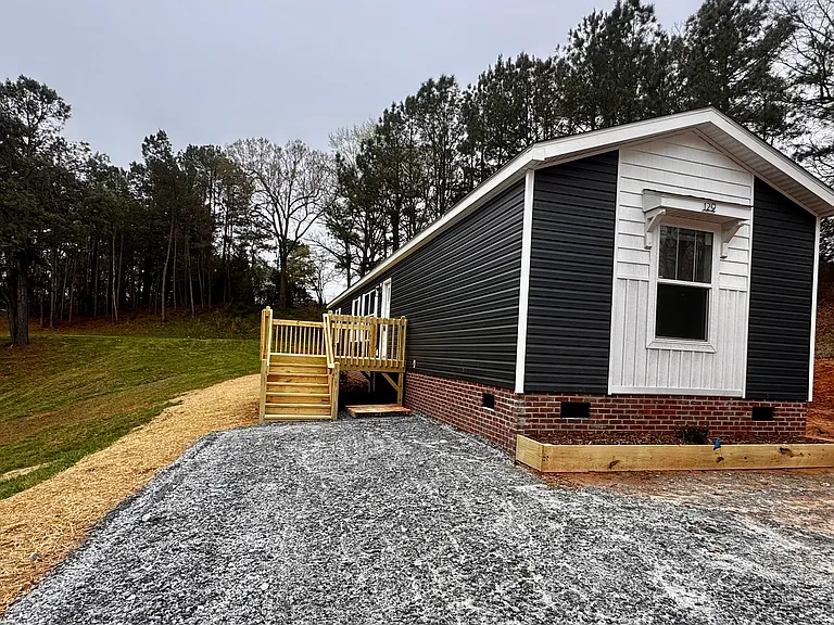 121 Waccamaw Ln — Photo 3