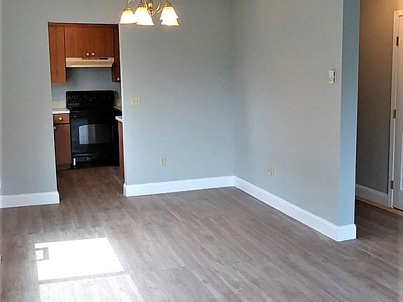 4th image of 9616 16th Ave S