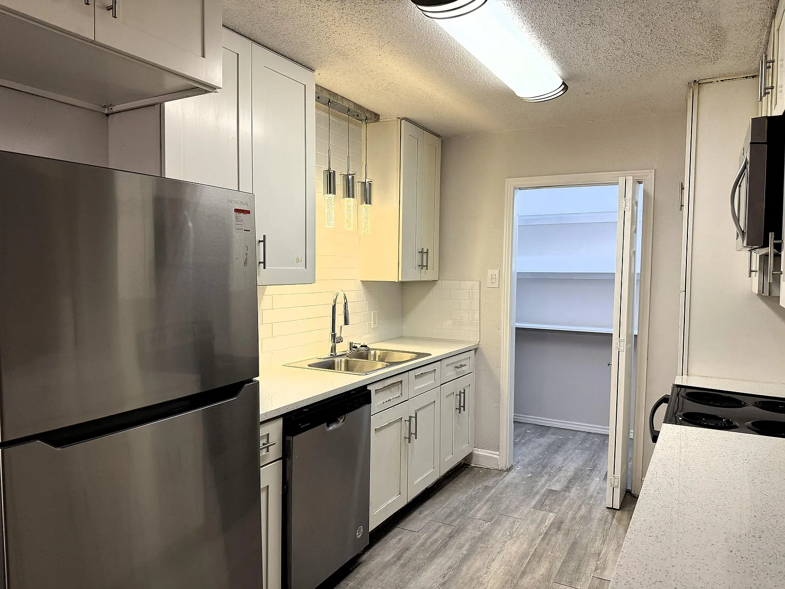4 bed, 3.0 bath, 1618 sqft, $992 — Photo 4