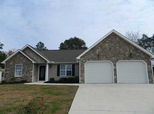 24 Honeyberry Ln, Rossville, GA 30741