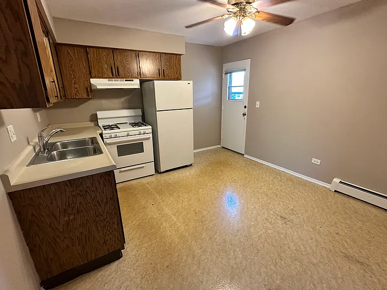 1430 Getzelman Dr #2N — Photo 3