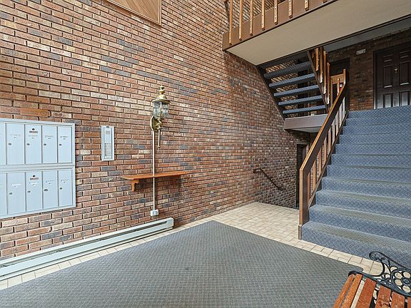 5th image of 200 Red Top Dr APT 302