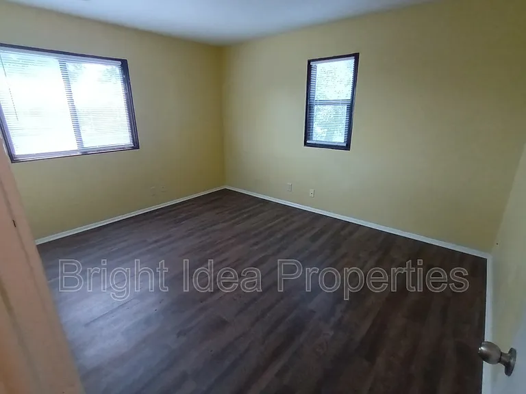 5940 E River Rd #11 — Photo 1