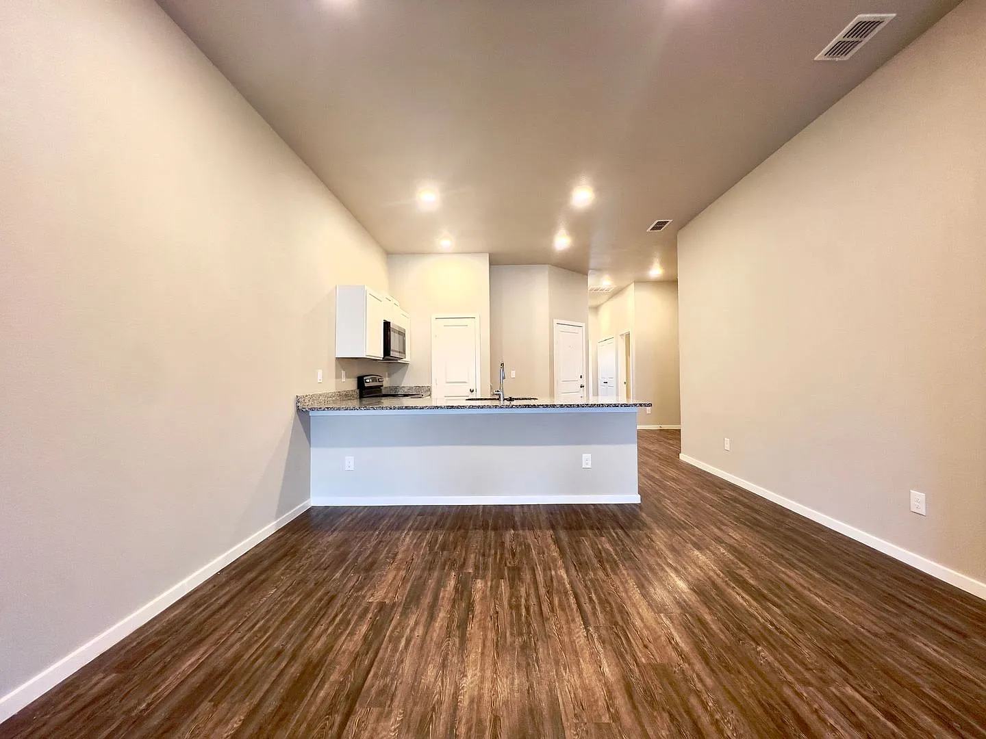 PM1 - 2120 N Ave K - TNT — Photo 3