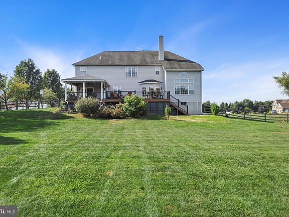 2nd image of 304 Holly Ln