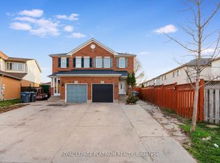 102 Bunchberry Way, Brampton, ON L6R2E8
