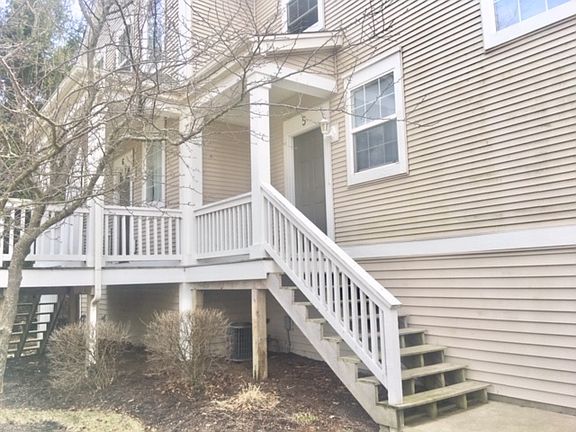 2nd image of 1496 Cambria Dr Unit 5