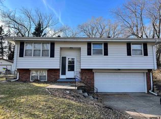 3712 N 101st St, Omaha, NE 68134