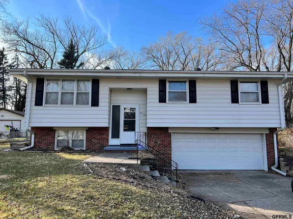 3712 N 101st St, Omaha, NE 68134