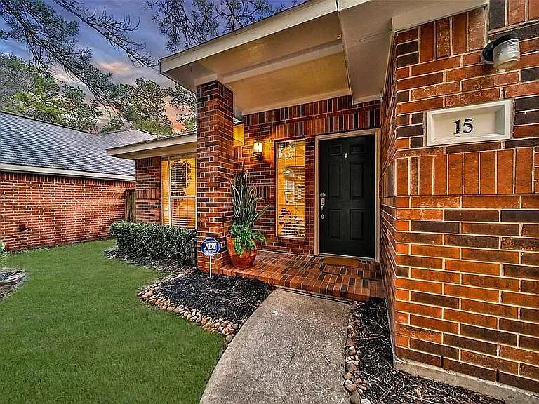 15 Bayou Springs Ct — Photo 4