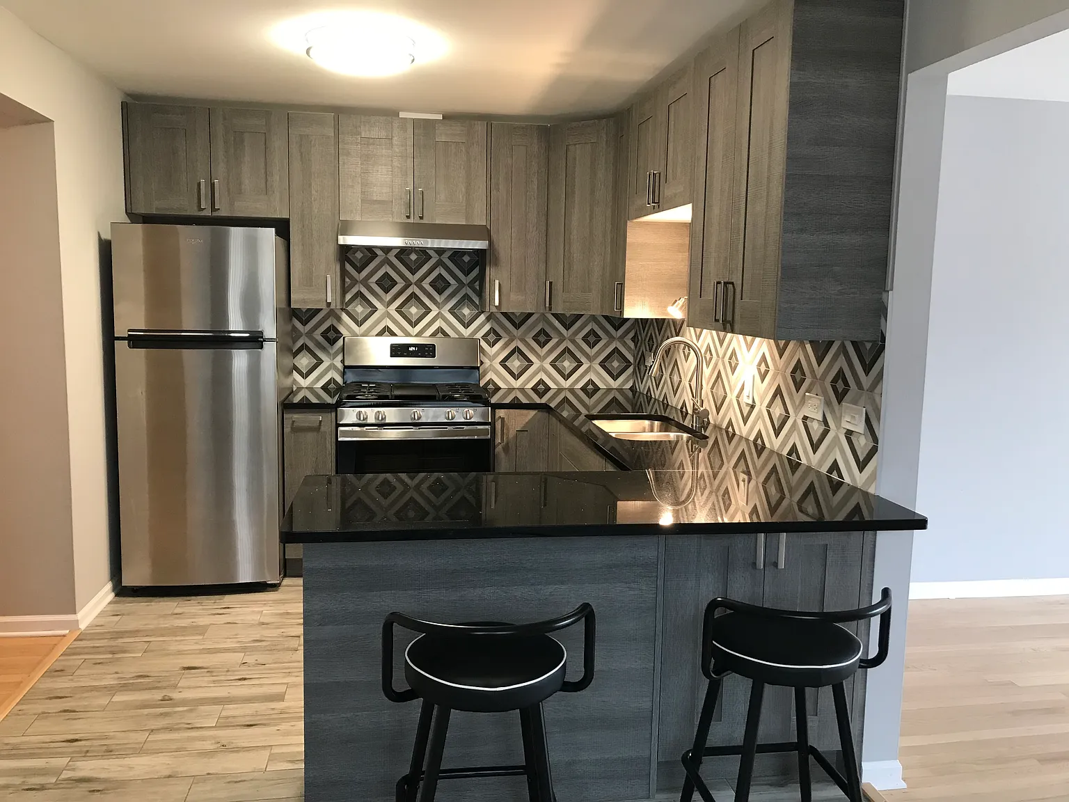 2 bed, 1200 sqft, $1,700 — Photo 4