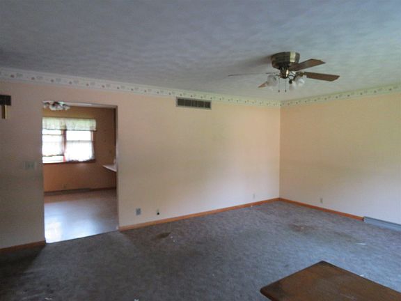 3rd image of 59188 Lewis Ave