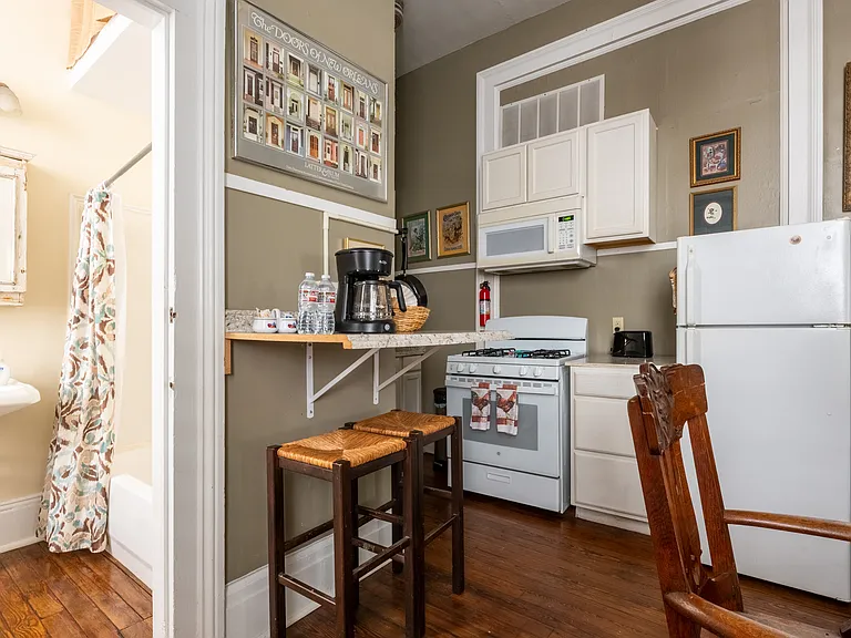 2405 Saint Charles Ave #105 — Photo 10