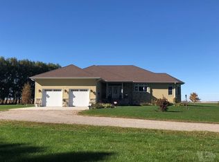 280 7th St NW, Britt, IA 50423