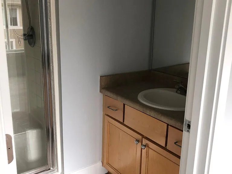 Bathroom to second bedroom