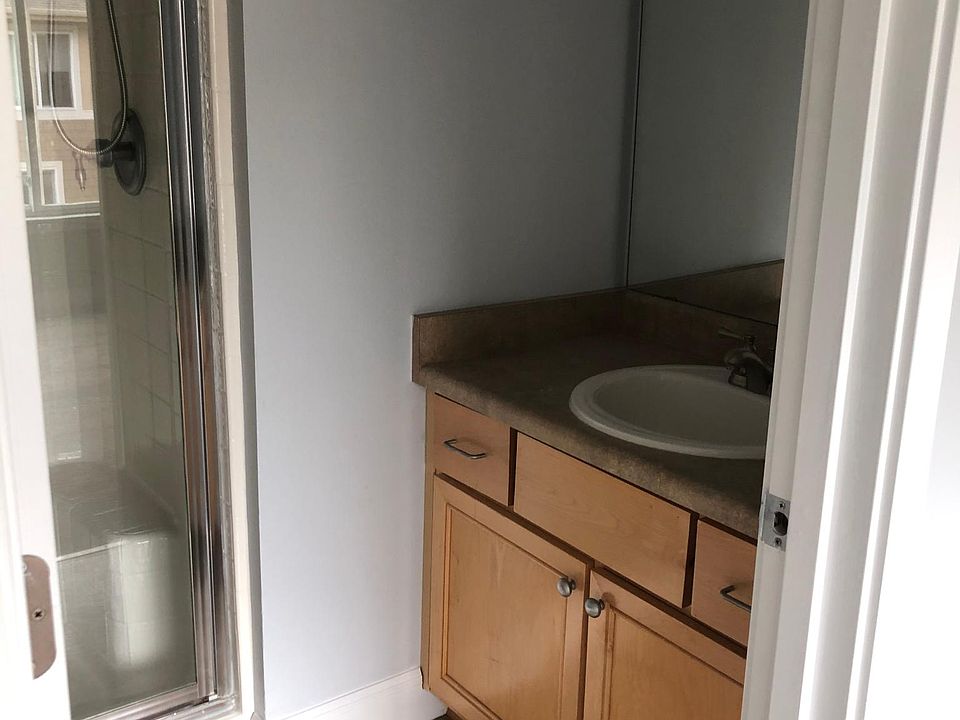 Bathroom to second bedroom