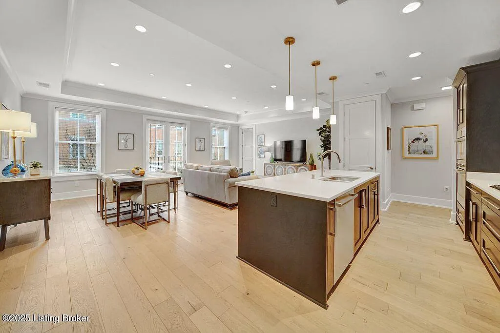 2 bed, 2.5 bath, 1510 sqft, $2,695 — Photo 3