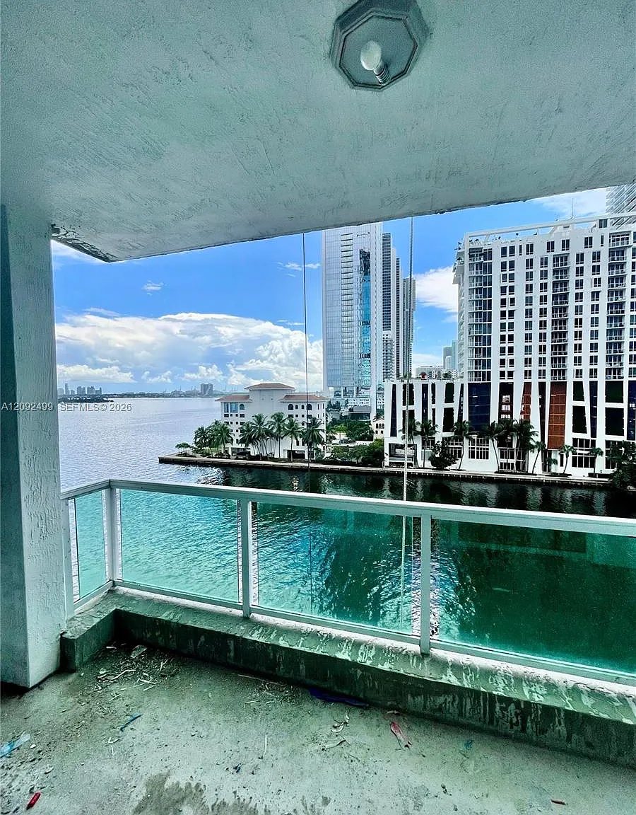 Moon Bay Of Miami Condo — Photo 4