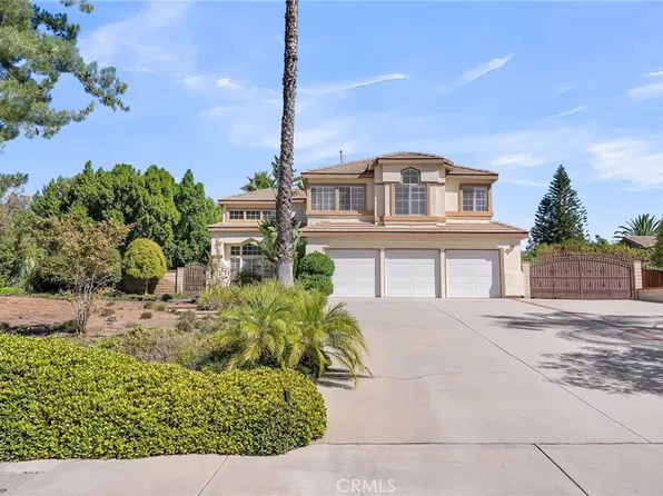 945 Cannon Rd, Riverside, CA 92506
