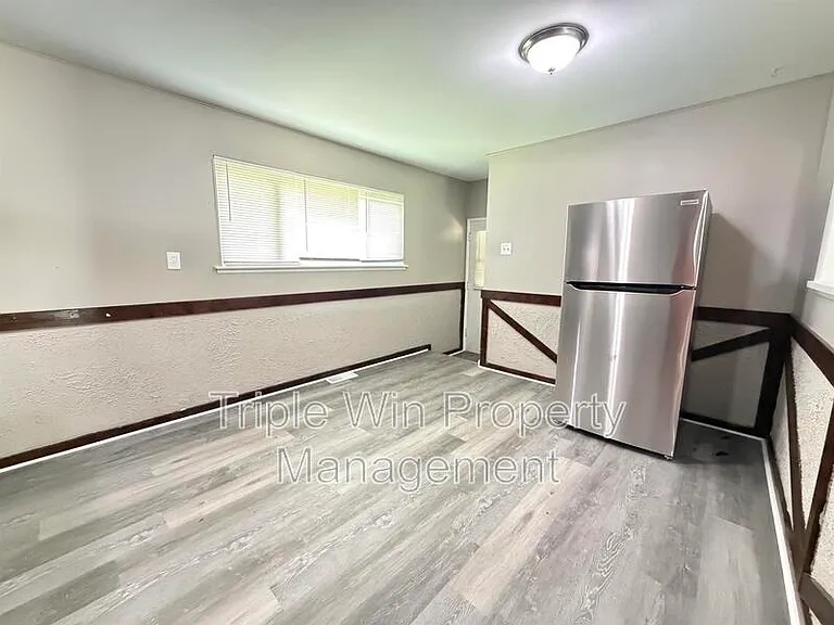 7250 Howdershell Rd — Photo 17