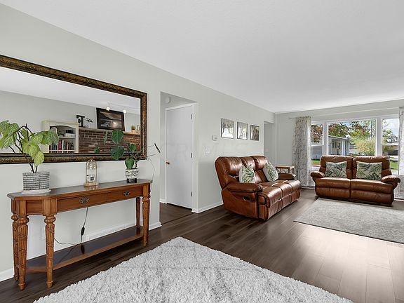 5th image of 848 Dietrich St
