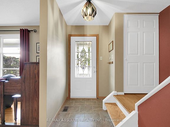 3rd image of 144 Old Colony Rd