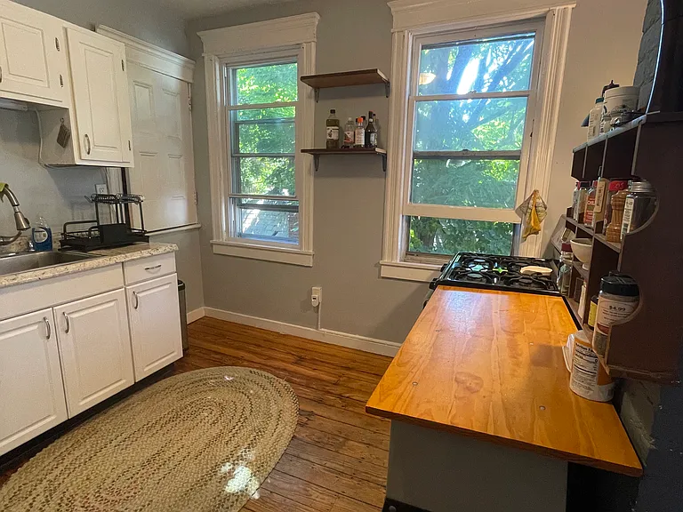 188 Tremper Ave #B — Photo 14