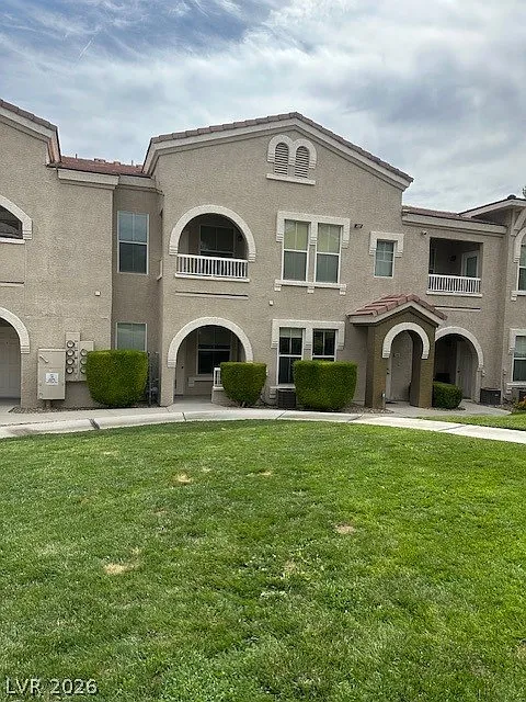 1 bed, 1.5 bath, 770 sqft, $1,495 — Photo 2