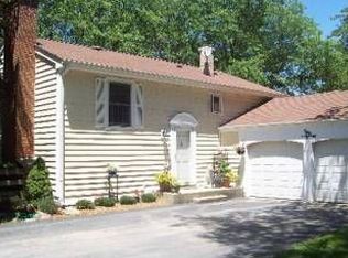 21621 N Crown Rd, Barrington, IL 60010