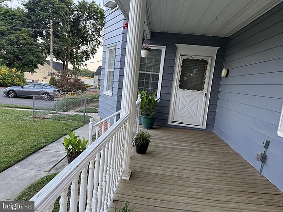 5th image of 54 W Main St