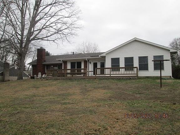 3rd image of 136 Barkley Ct