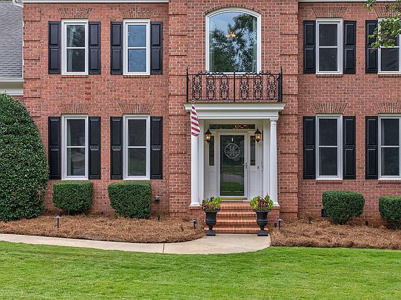 3rd image of 615 Medinah Drive