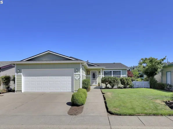 120 Tyson Dr, Cottage Grove, OR 97424