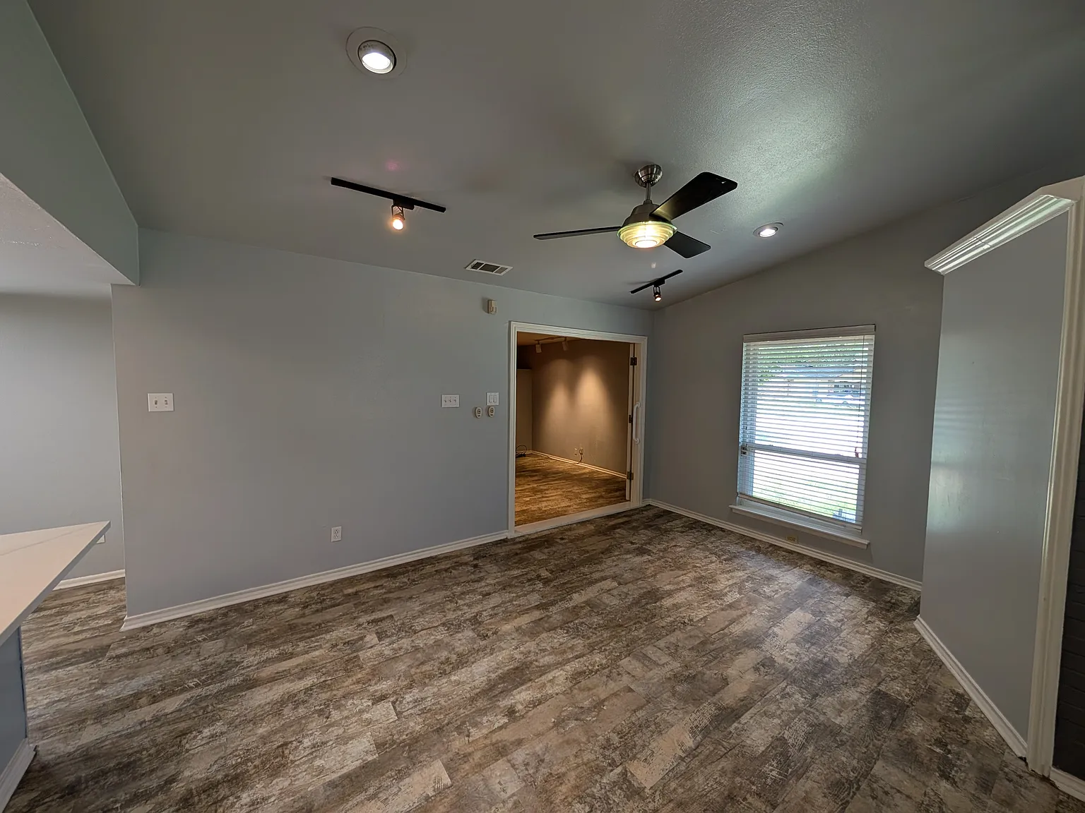 4 bed, 1805 sqft, $2,495 — Photo 3