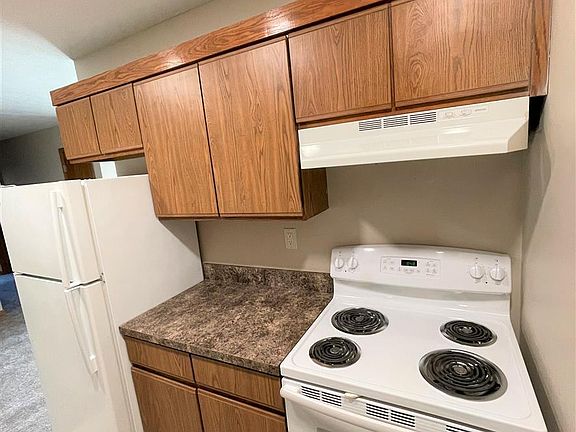 3rd image of 5100 Emerald Dr