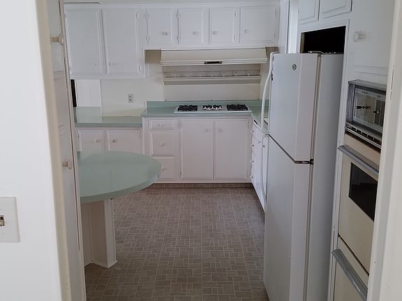 4th image of 525 De Soto Dr