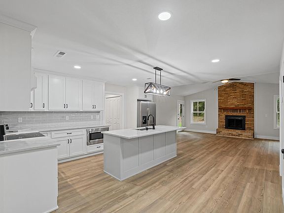 2nd image of 105 Drew Ct