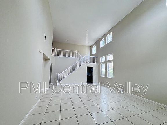 3rd image of 10324 Almanor Cir