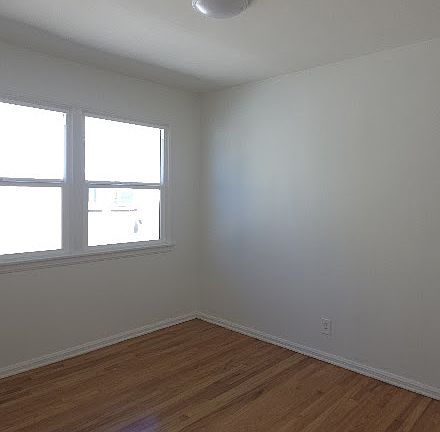 4th image of 403 N Stanley Ave #E