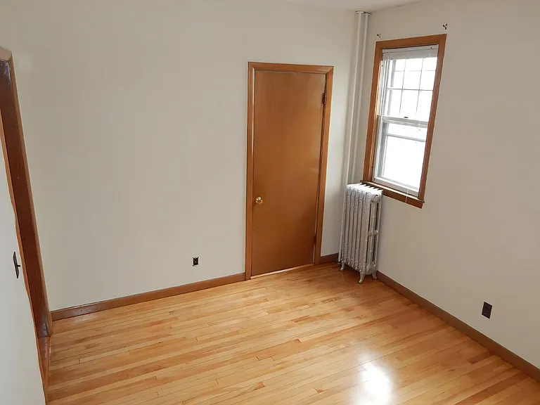 171 College St #5 — Photo 9