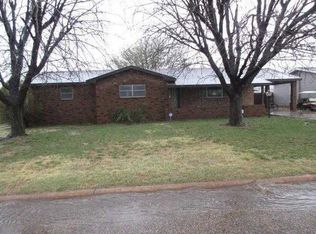 518 Allen Ave, Stinnett, TX 79083