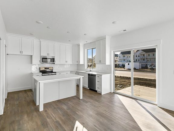 Finished home photos are representational images only. See sales agent for details.